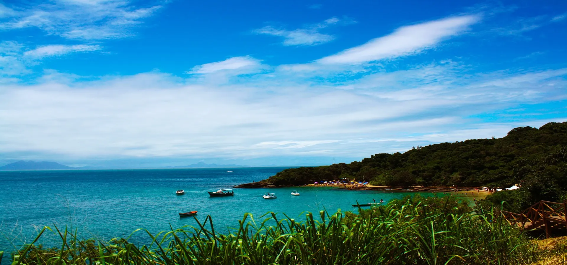Passeio de barco em Búzios - Dash Boat Tour